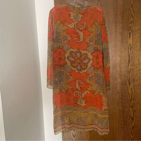Dana Buchman sheer Japanese type kimono. 3/4 length. In floral/abstract pattern - Picture 2 of 7